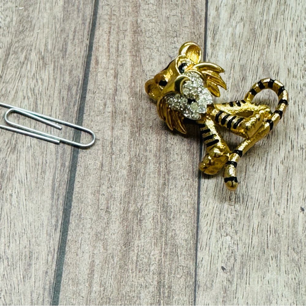 Jomaz Vintage Gold Crystal Black Enamel Tiger Brooch B6‎